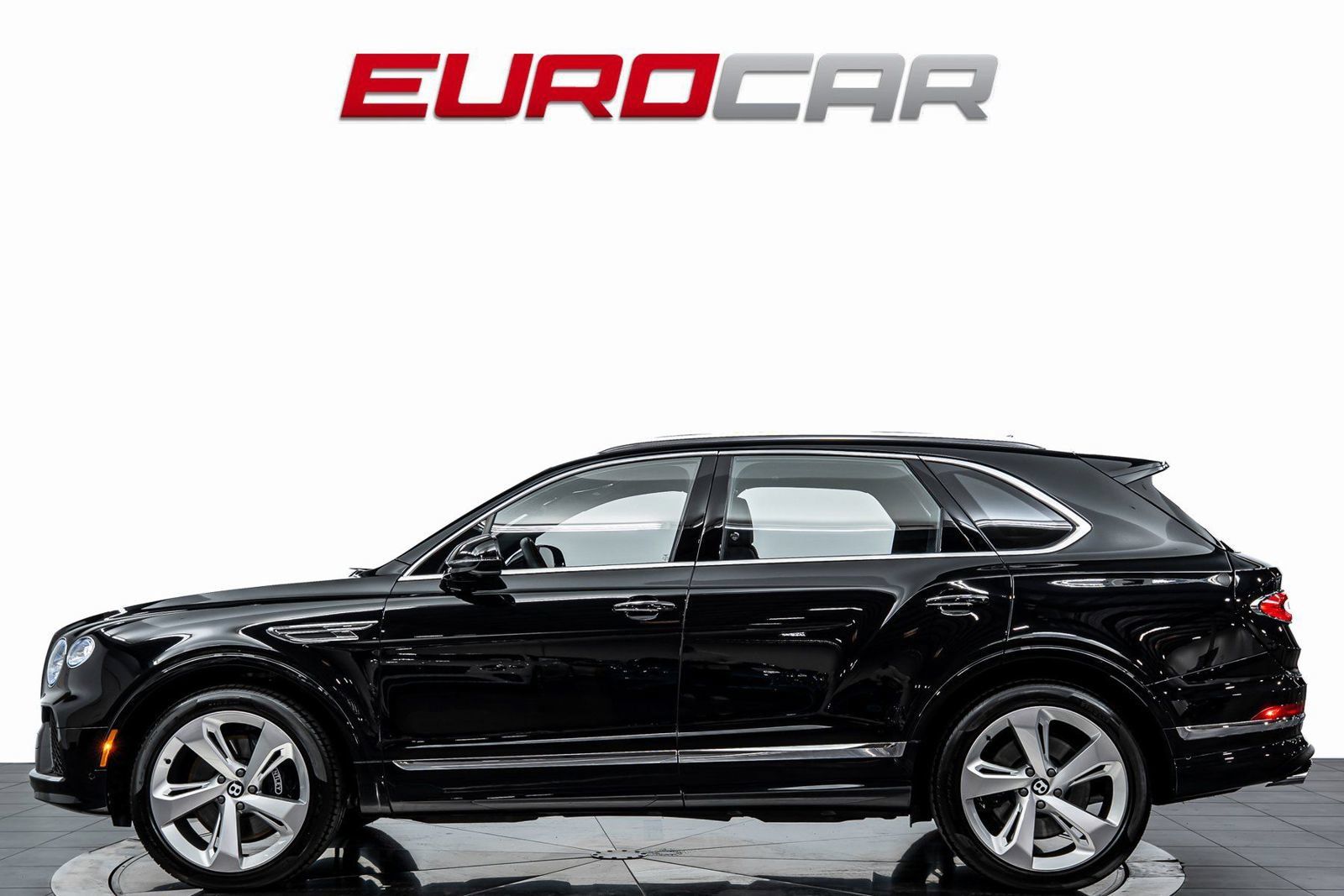 Used 2024 Bentley Bentayga AWD/4WD image 2