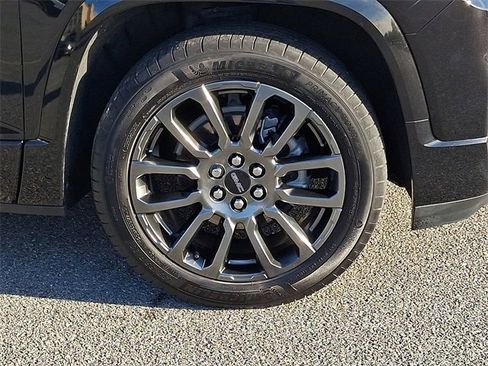 Used 2023 GMC Acadia Denali w/ Black Diamond Edition image 8