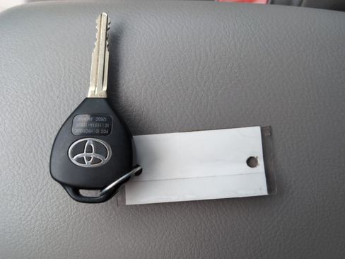 Used 2011 Toyota RAV4 2WD w/ Upgrade Value Pkg image 28