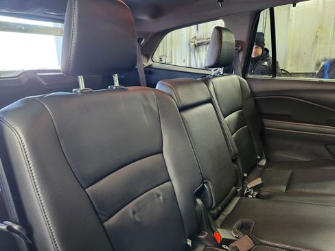 Used 2019 Honda Pilot Touring image 13