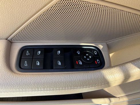 Used 2022 Porsche Panamera 4 image 57
