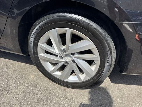 Used 2018 Volkswagen Passat 2.0T SE image 19