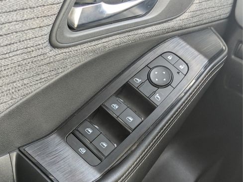Used 2023 Nissan Rogue SV FWD image 18