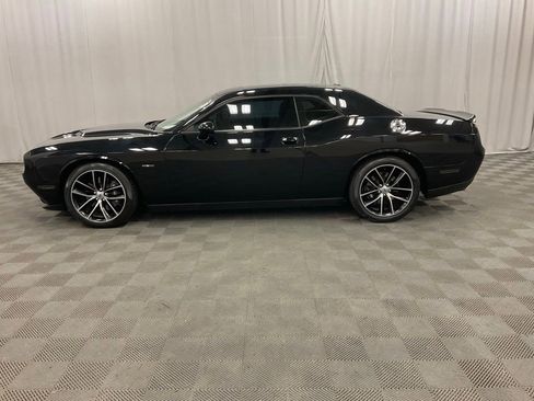 Used 2018 Dodge Challenger R/T w/ Performance Handling Group RWD image 15