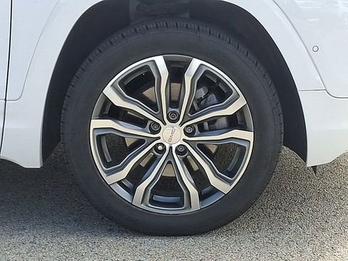 Used 2020 GMC Terrain Denali w/ Denali Premium Package AWD/4WD image 8