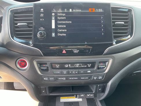 Used 2022 Honda Pilot TrailSport image 11
