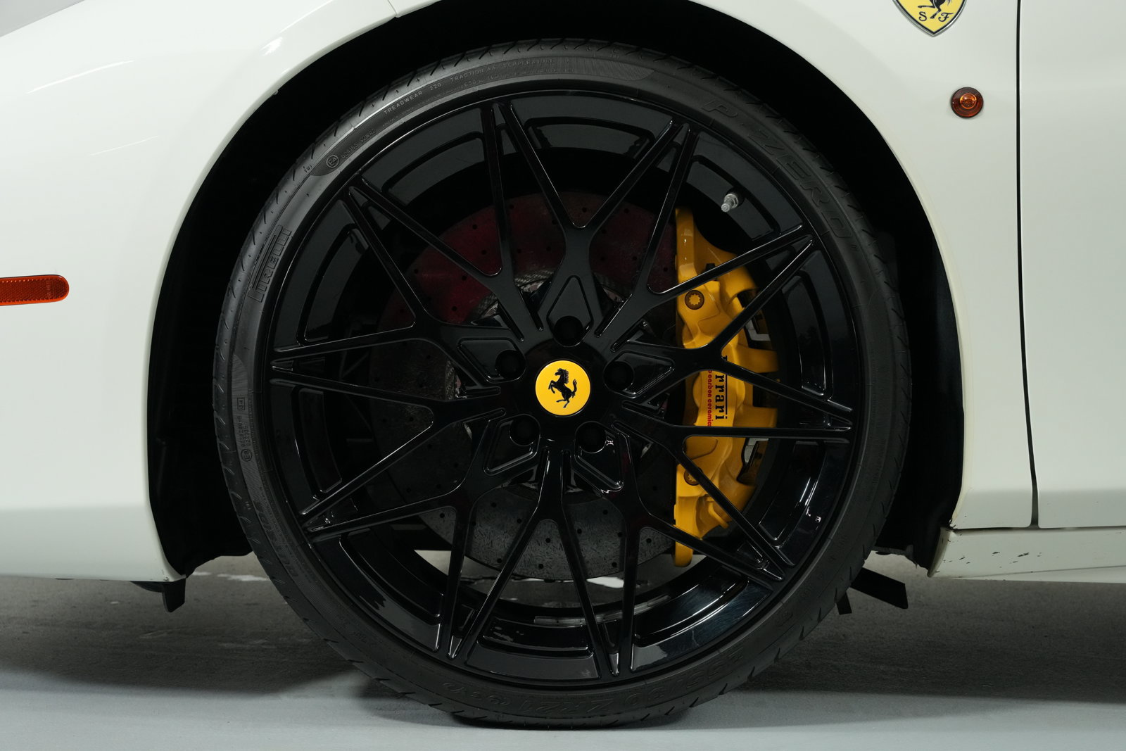 Used 2019 Ferrari 488 Spider RWD image 8