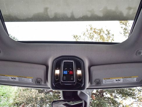 Used 2022 Jeep Grand Cherokee L Laredo w/ Luxury Tech Group I image 15