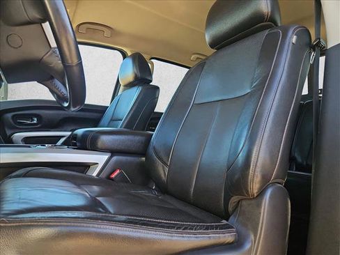 Used 2017 Nissan Titan SL w/ Chrome Package image 15