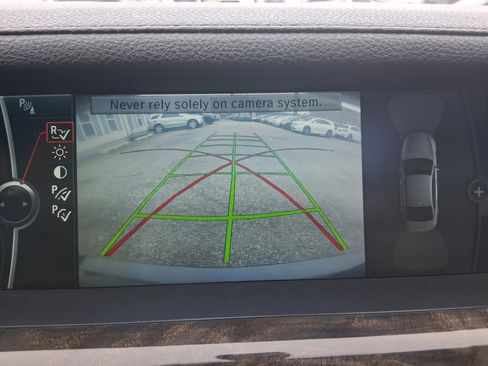 Used 2012 BMW 750i xDrive image 19