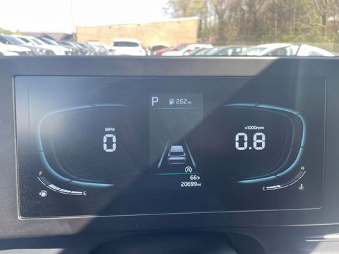 Used 2025 Kia Sportage LX image 38