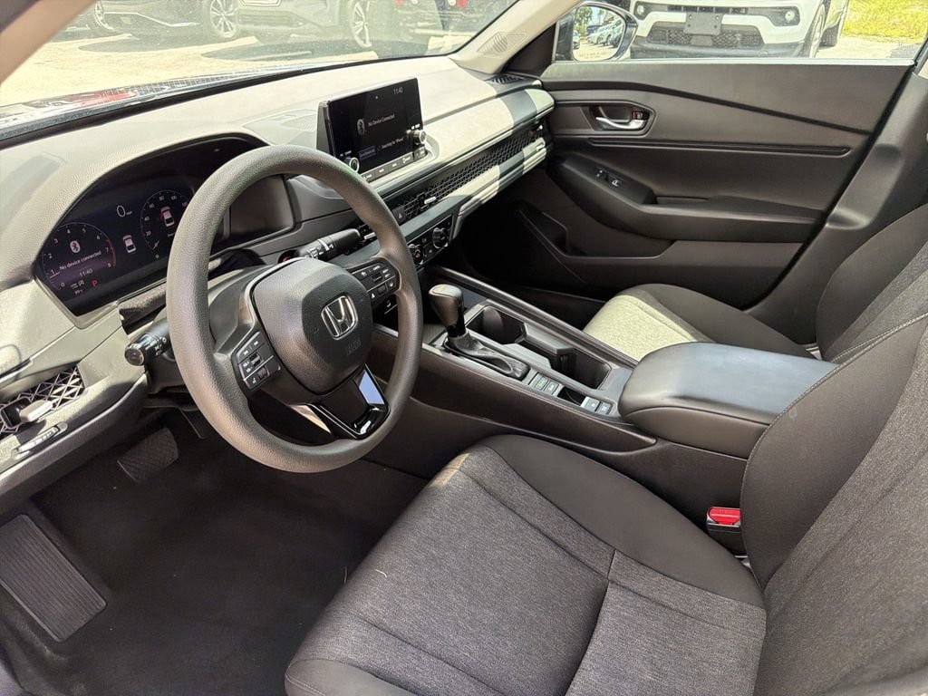 Used 2025 Honda Accord SE image 17