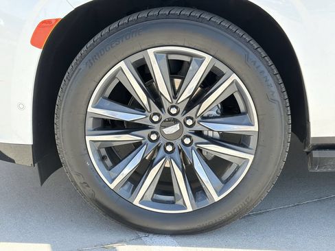 Certified 2023 Cadillac Escalade Sport Platinum AWD/4WD image 10