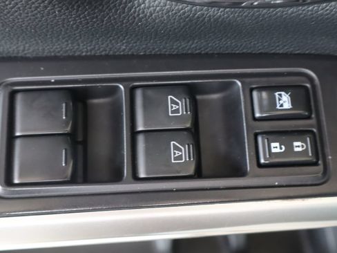 Used 2021 Nissan Titan SV w/ SV Convenience Package AWD/4WD image 13