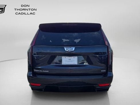 Used 2023 Cadillac Escalade Sport Platinum RWD image 4