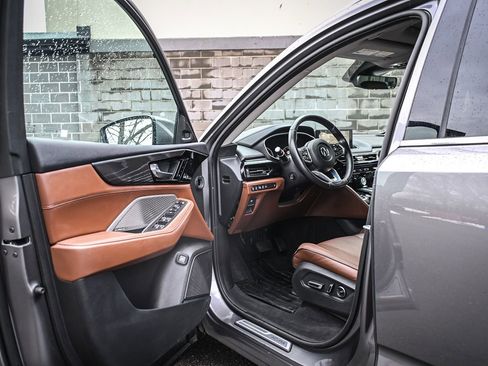 Used 2023 Acura MDX SH-AWD w/ Advance Package image 7