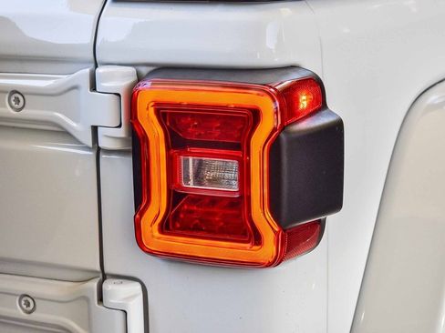 Used 2023 Jeep Wrangler Unlimited Sahara image 7