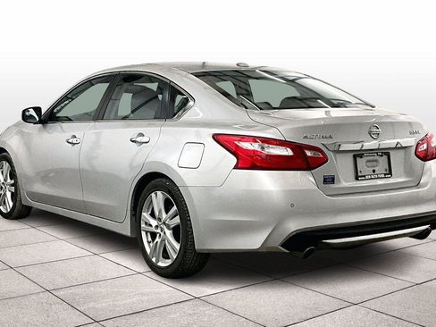 Used 2017 Nissan Altima 3.5 SL image 11