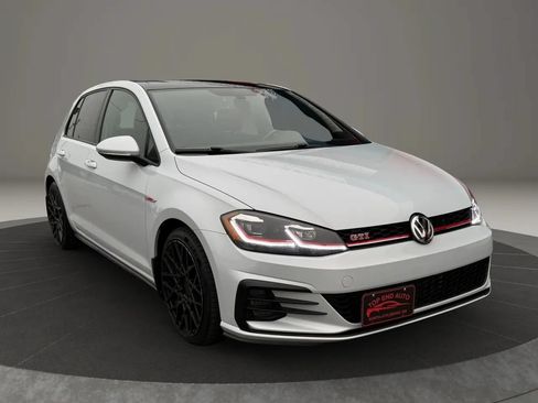 Used 2020 Volkswagen GTI SE FWD image 3