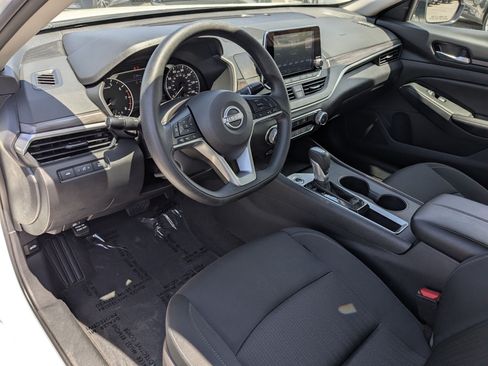 Used 2025 Nissan Altima 2.5 SV FWD image 16