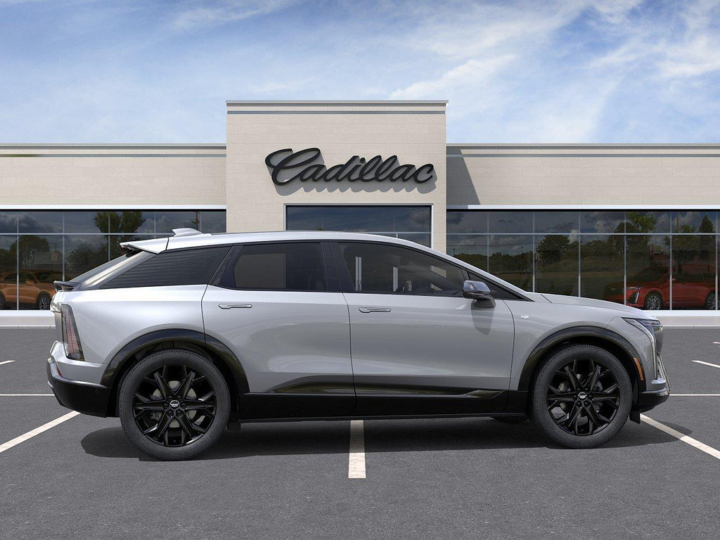 New 2027 Cadillac Optiq Sport w/ LPO, ONYX Package AWD/4WD image 5