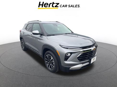 Used 2025 Chevrolet TrailBlazer LT image 1