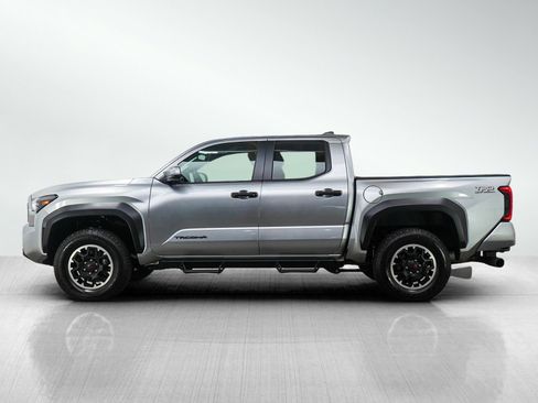 Used 2025 Toyota Tacoma TRD Off-Road w/ TRD Off Road Upgrade Package AWD/4WD image 2