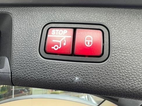Used 2013 Mercedes-Benz GLK 350 4MATIC image 30
