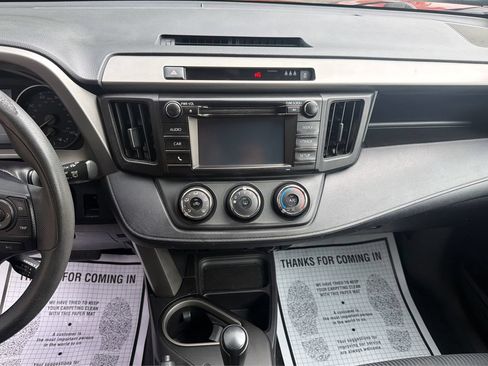 Used 2017 Toyota RAV4 LE FWD image 12