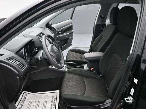 Used 2025 Mitsubishi Outlander Sport ES AWD/4WD image 12