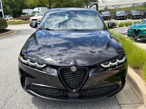 Used 2025 Alfa Romeo Tonale w/ Premium Package AWD/4WD image 3