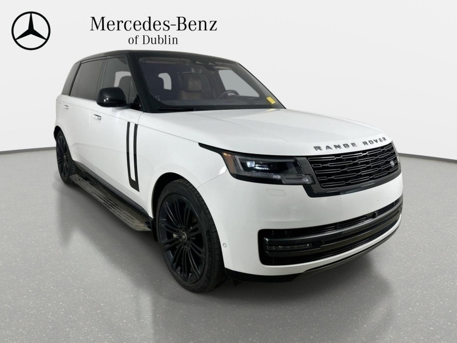 Used 2023 Land Rover Range Rover Long Wheelbase SE AWD/4WD image 3
