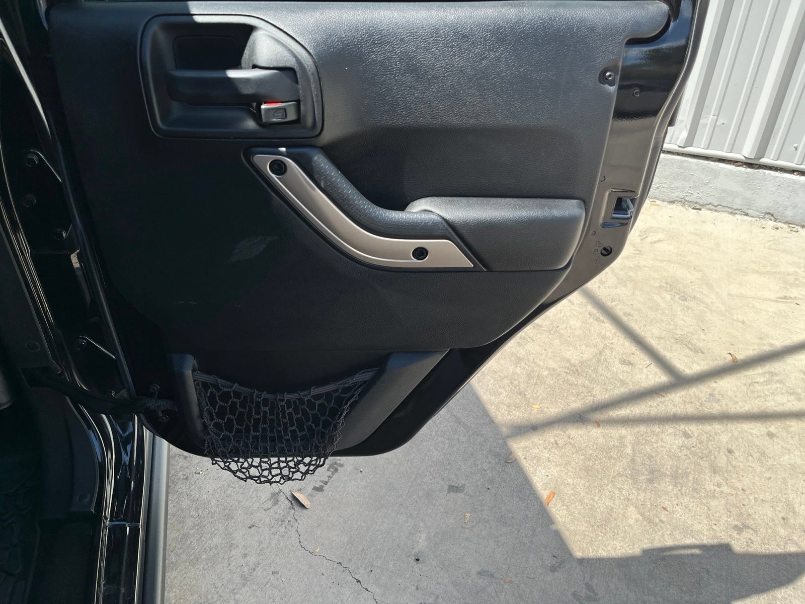 Used 2016 Jeep Wrangler Unlimited Sahara AWD/4WD image 15