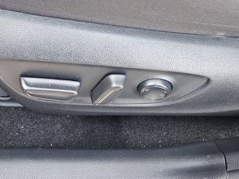 Used 2021 Toyota RAV4 XLE w/ Convenience Package image 22