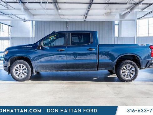 Used 2022 Chevrolet Silverado 1500 Custom image 2