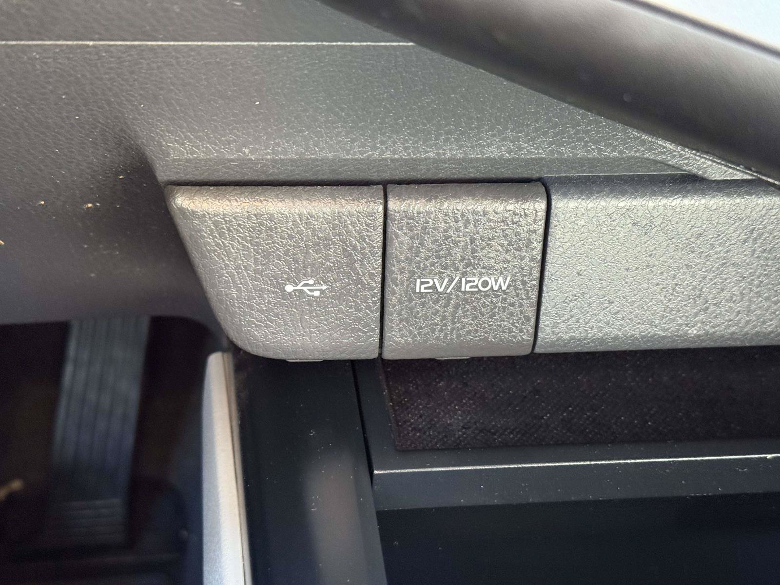 Used 2020 Toyota Camry LE FWD image 21