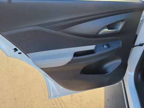 Certified 2025 Buick Envista Avenir image 13