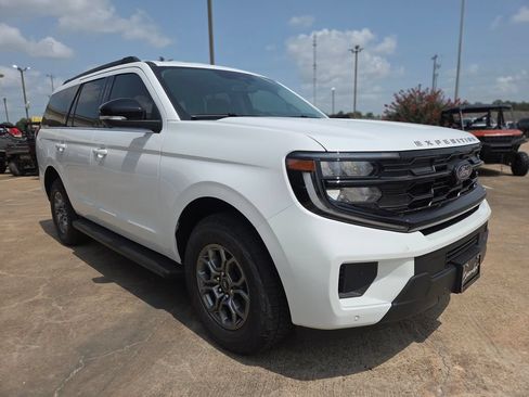 New 2026 Ford Expedition Active RWD image 3