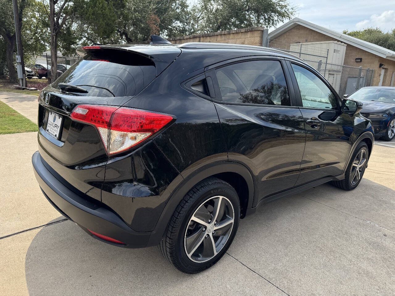 Used 2021 Honda HR-V EX image 13