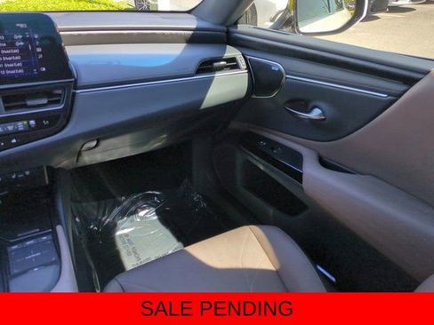Certified 2022 Lexus ES 350 Ultra Luxury w/ Accessory Package 2 FWD image 16