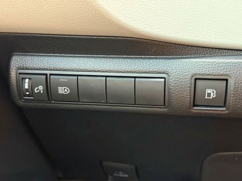 Used 2024 Toyota Corolla LE FWD image 29