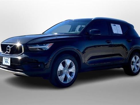 Used 2022 Volvo XC40 T5 Momentum image 46