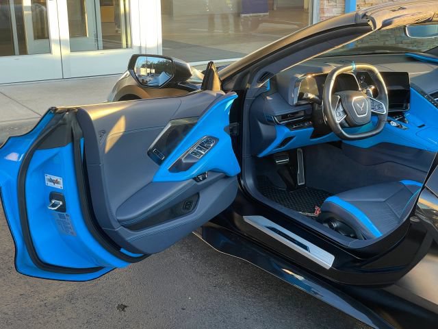 Used 2023 Chevrolet Corvette Stingray Premium Conv w/ Z51 Performance Package RWD image 4