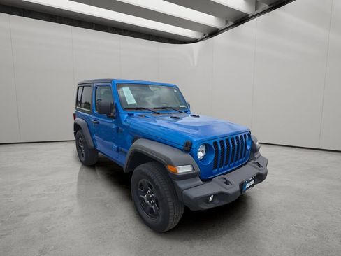 Used 2024 Jeep Wrangler Sport AWD/4WD image 7