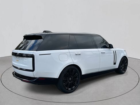 Used 2025 Land Rover Range Rover Long Wheelbase Autobiography image 5