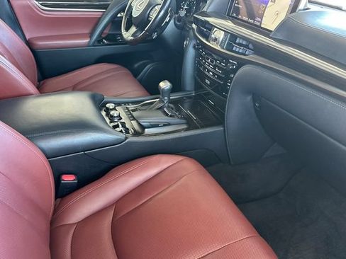 Used 2016 Lexus LX 570 4WD w/ Luxury Package image 20