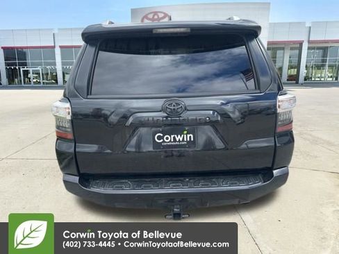Used 2016 Toyota 4Runner SR5 AWD/4WD image 5