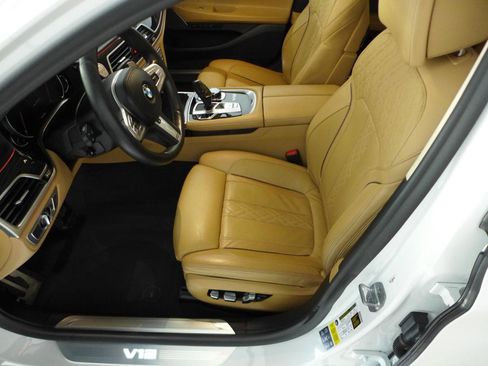 Used 2019 BMW M760i xDrive AWD/4WD image 50