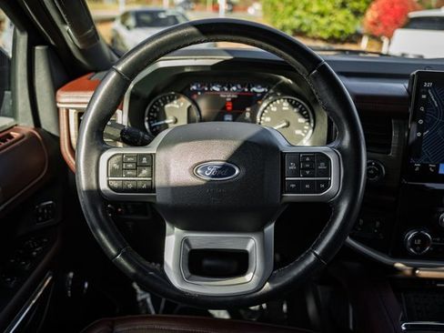 Used 2023 Ford Expedition Max Limited image 35