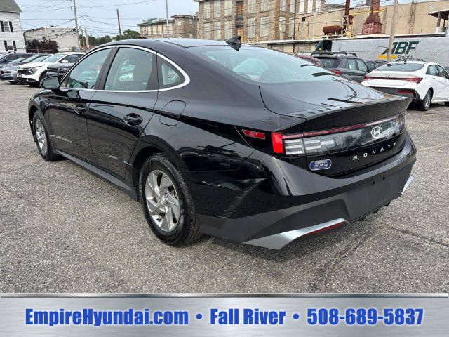 Used 2025 Hyundai Sonata SE FWD image 3